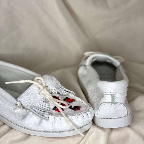 MINNETONKA MOCCASIN 🦅 - Picture 2 of 4